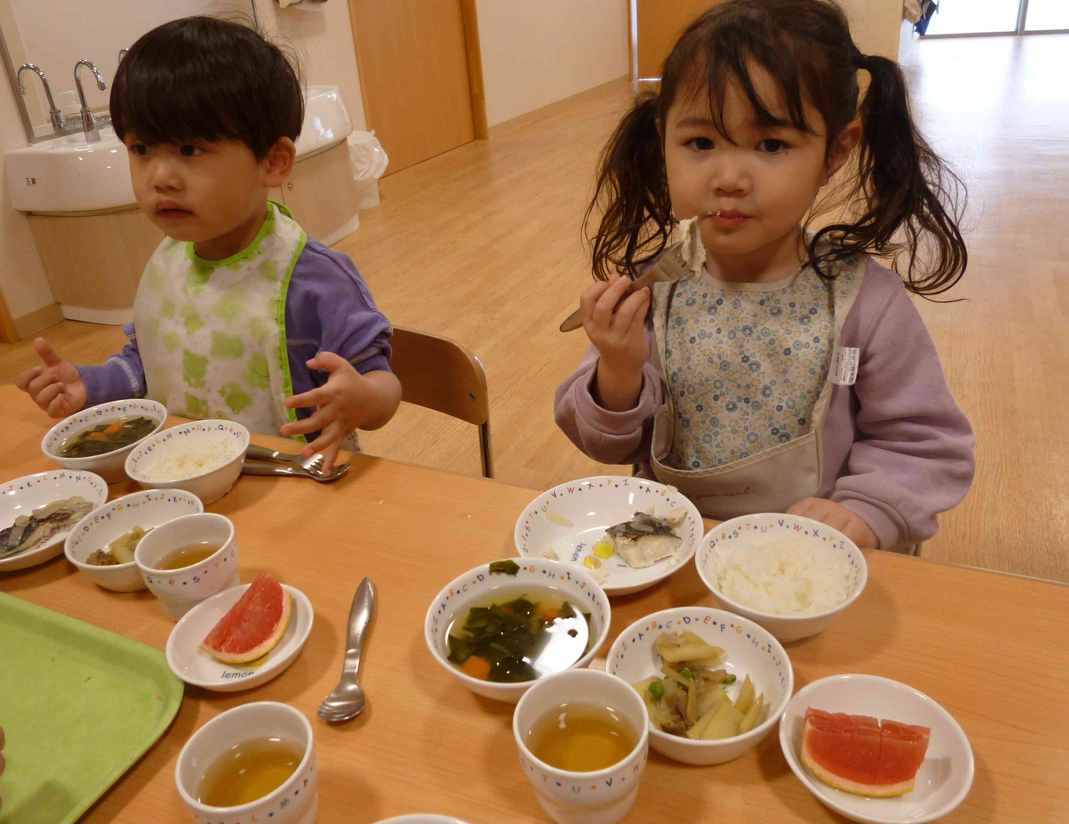 美味しい給食を楽しく食べよう！