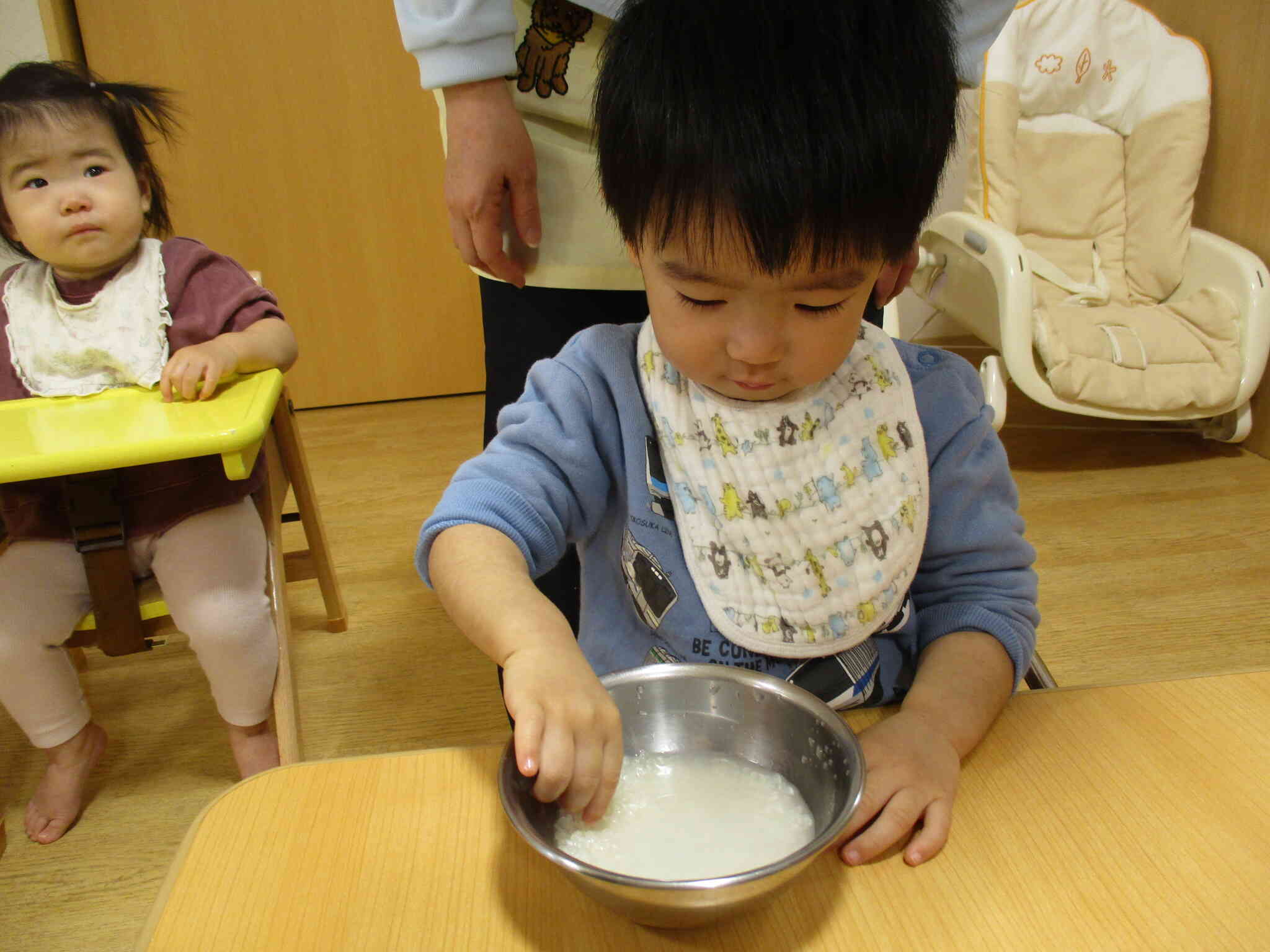 お水を入れて研ぎます