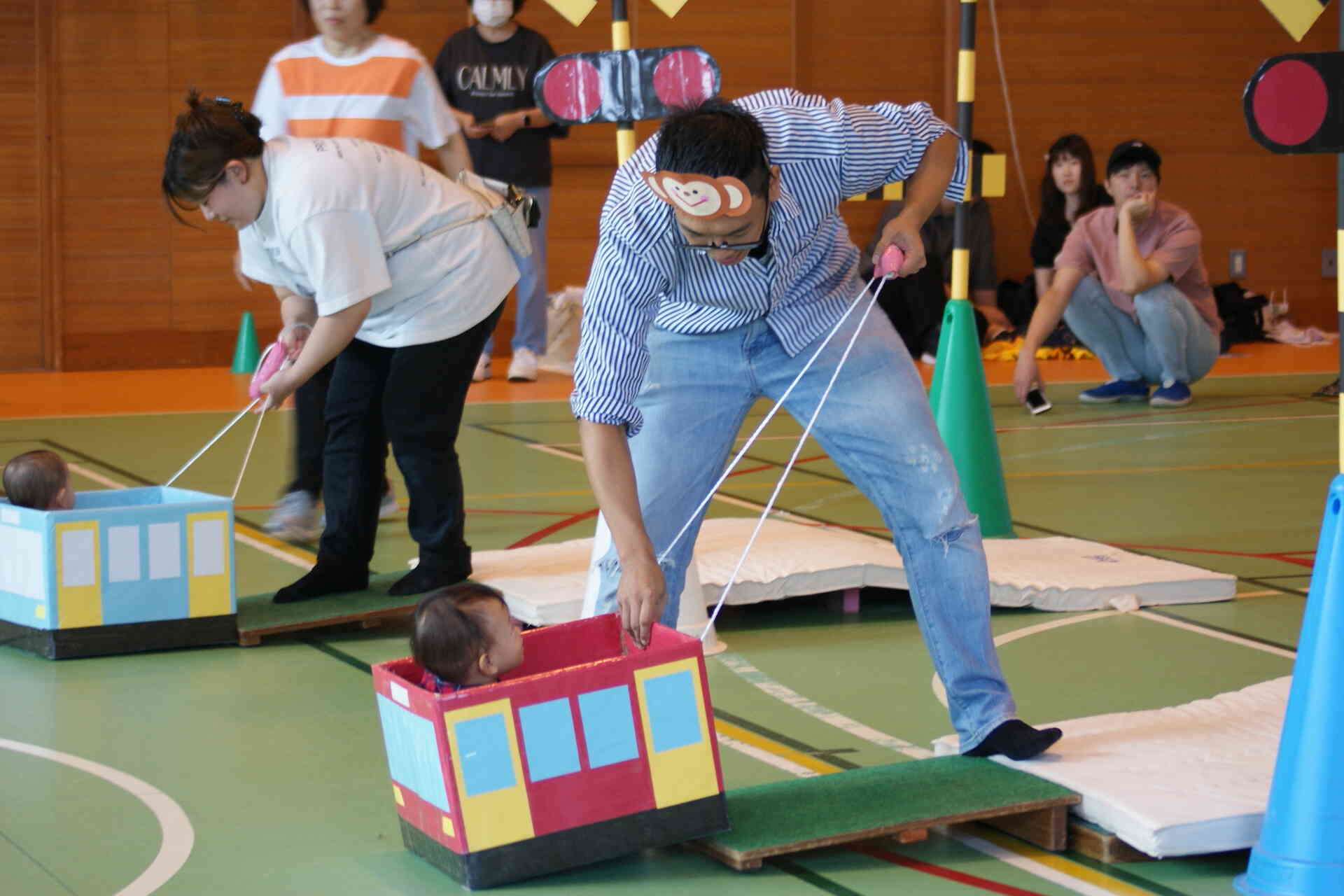 電車に乗って進むよ！