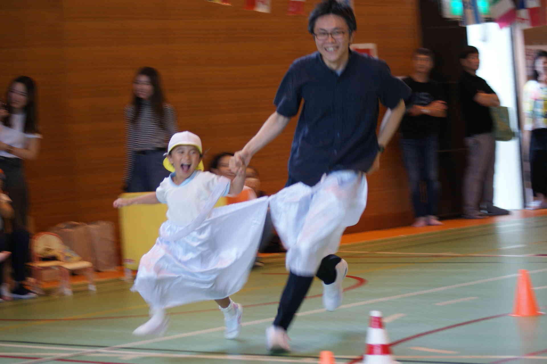 5歳児親子競技　デカパンレース