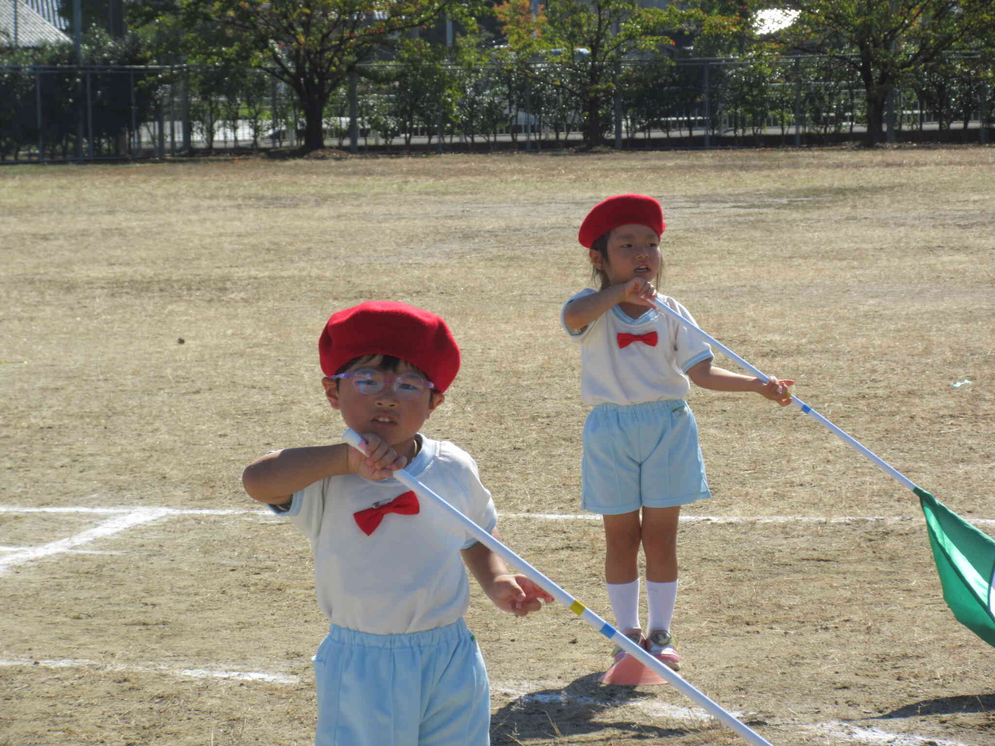 4歳児　カラーガード