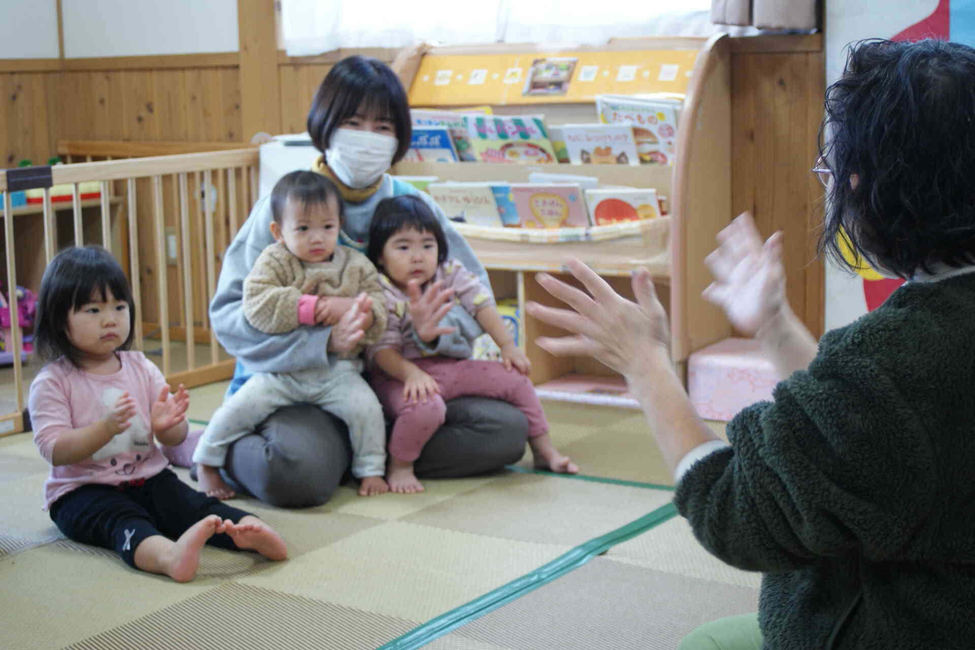 手を叩きましょう～♪